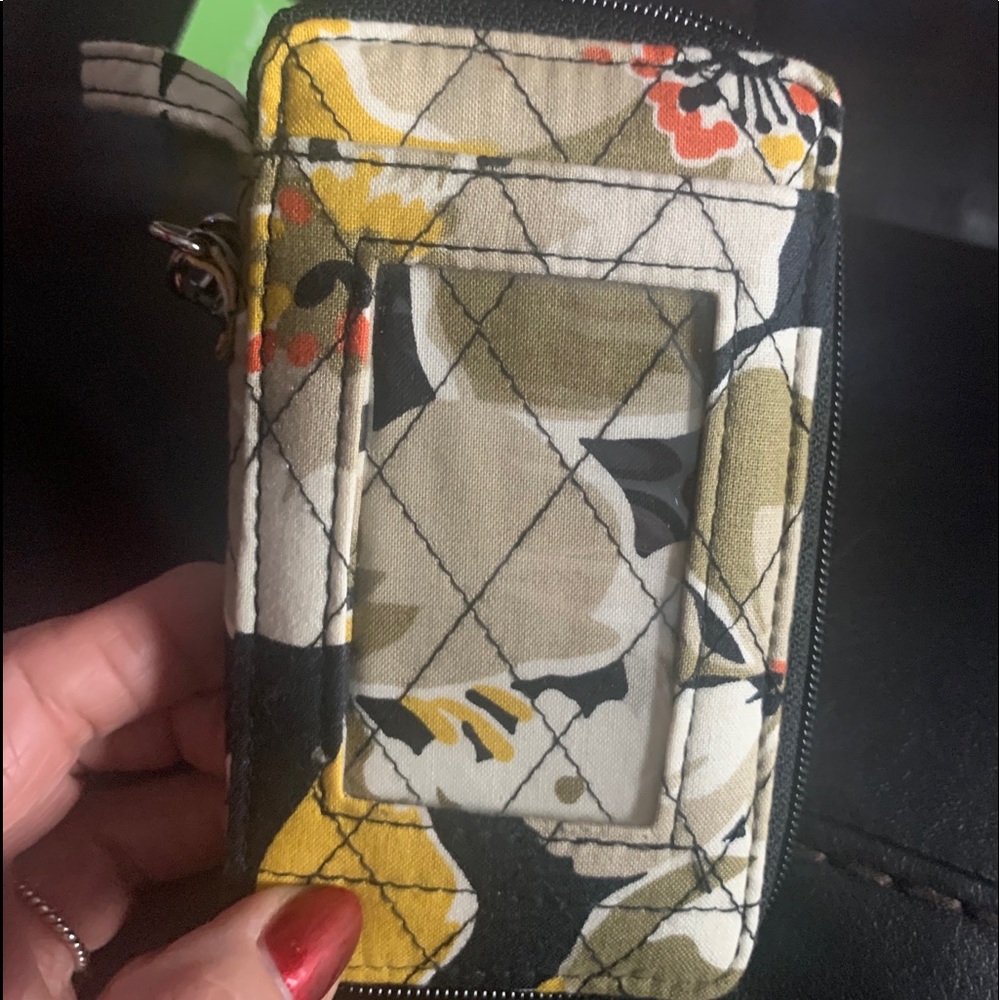 NWT Vera Bradley all in one wristlet Dogwood